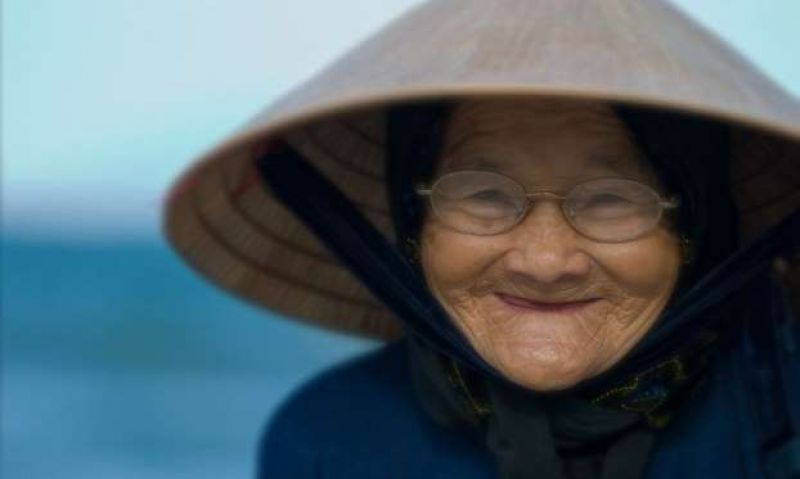 La abuela que usaba su cartera Louis Vuitton para guardar pescado fresco | FRECUENCIA RO.