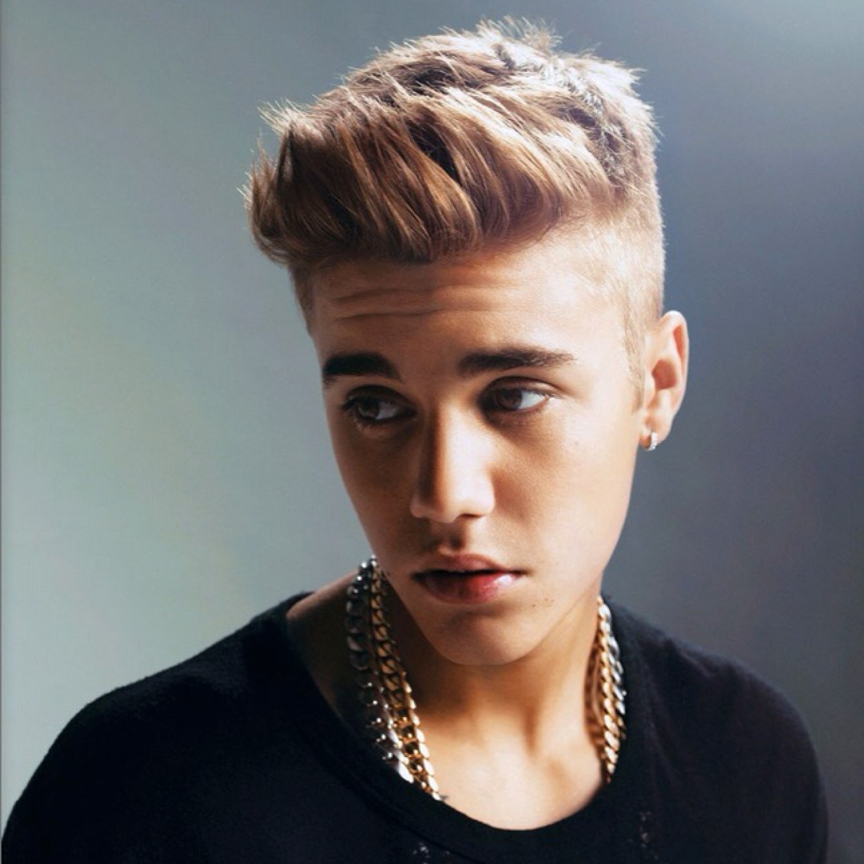 Justin Bieber sorprendió a sus fans con un show en la calle | FRECUENCIA RO.