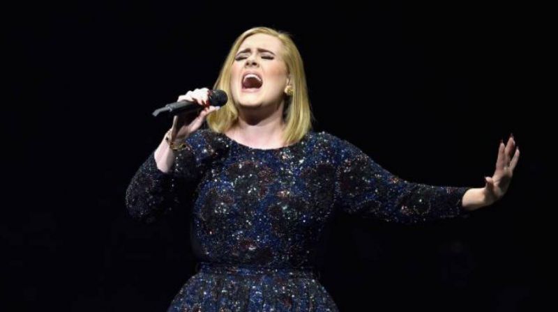 Adele confirmó la fecha de lanzamiento de su nuevo disco en el casamiento de su mejor amiga | FRECUENCIA RO.