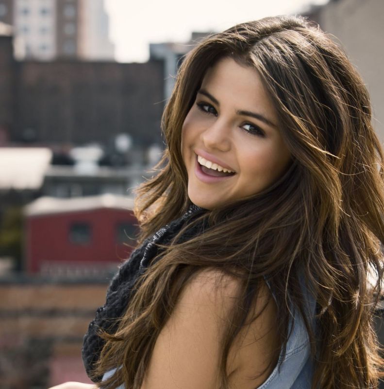 Selena Gomez enloquece en su último video  | FRECUENCIA RO.
