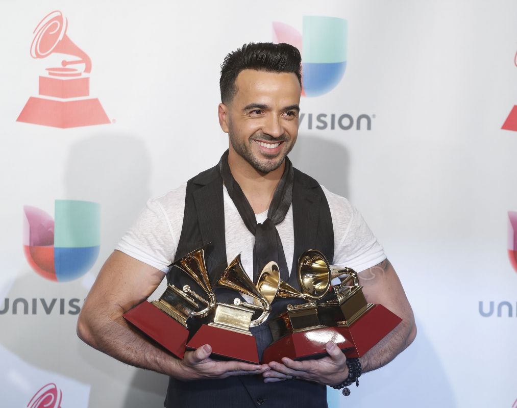 Se entregaron los Grammy Latinos | FRECUENCIA RO.