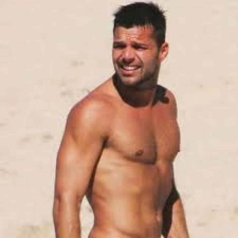 Ricky Martin se bajó los pantalones en pleno ensayo | FRECUENCIA RO.