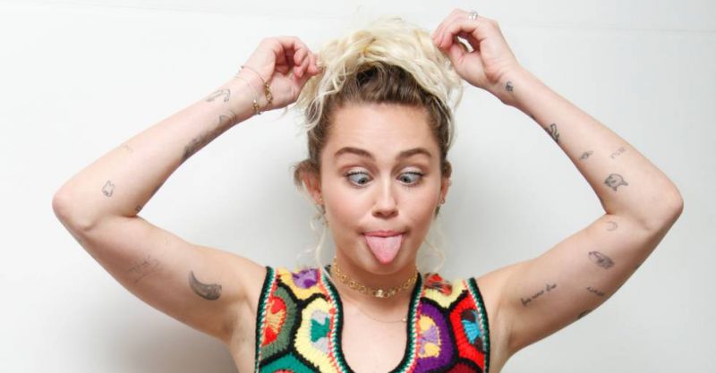 Un mal momento para Miley Cyrus | FRECUENCIA RO.