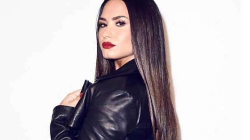 Demi Lovato se animó al Underboob | FRECUENCIA RO.