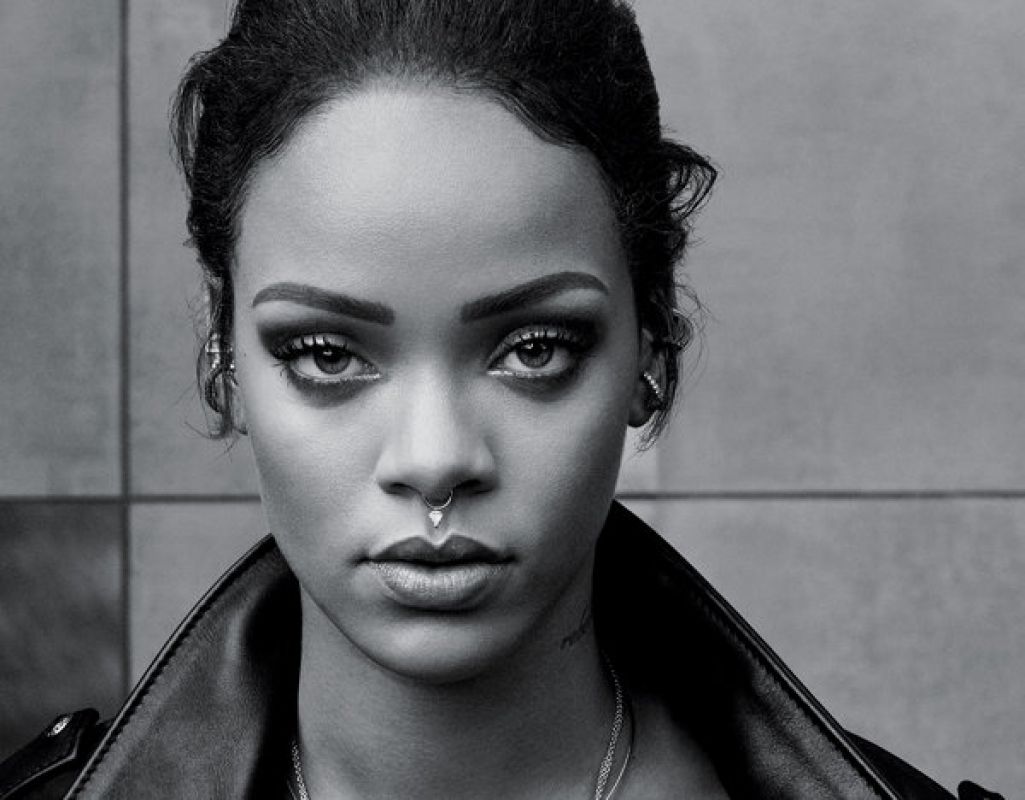 Rihanna revive una gran escena de pelicula | FRECUENCIA RO.