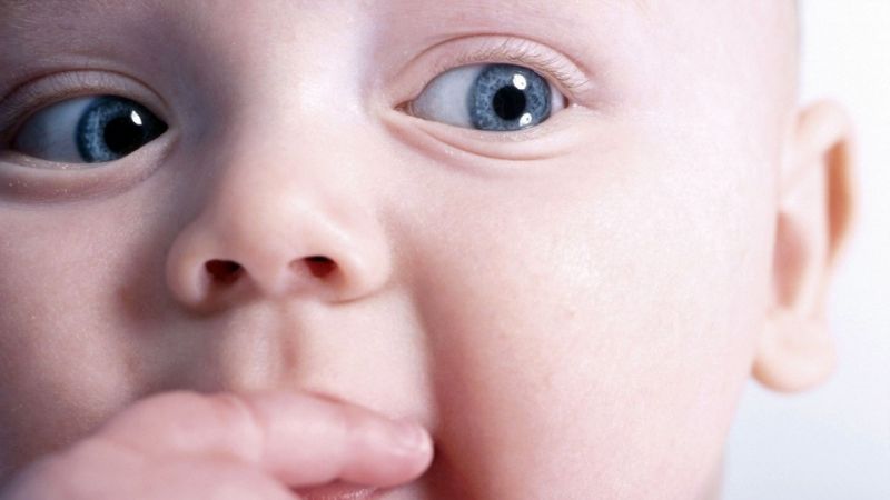 Bebé genéticamente perfecto | FRECUENCIA RO.