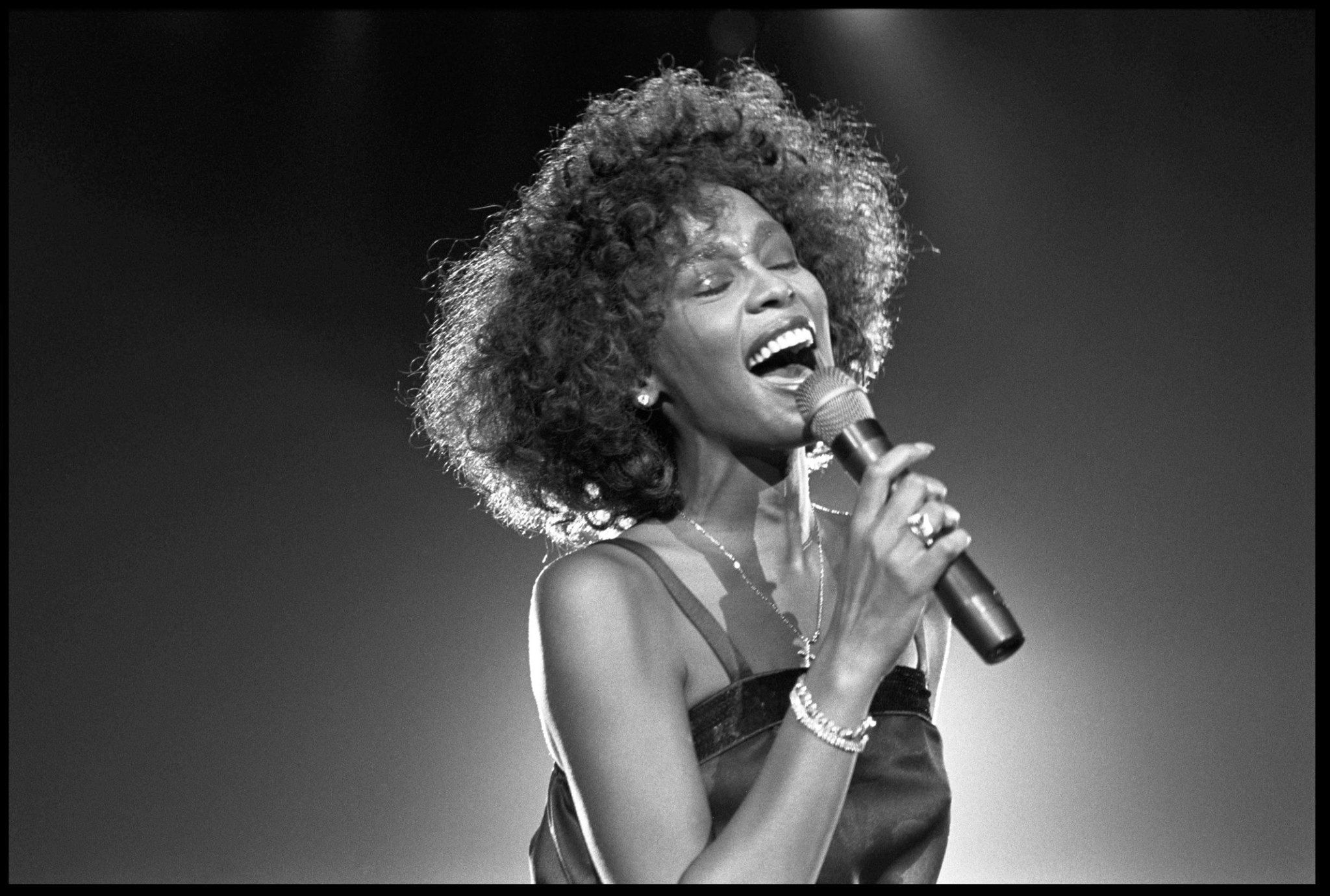 Whitney Houston a la pantalla | FRECUENCIA RíO.